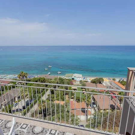 Terrazzo Sul Mare Отель Тропея