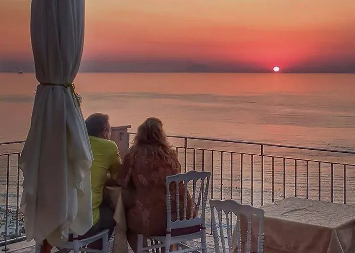 泰拉佐苏马雷酒店 3* 特罗佩阿